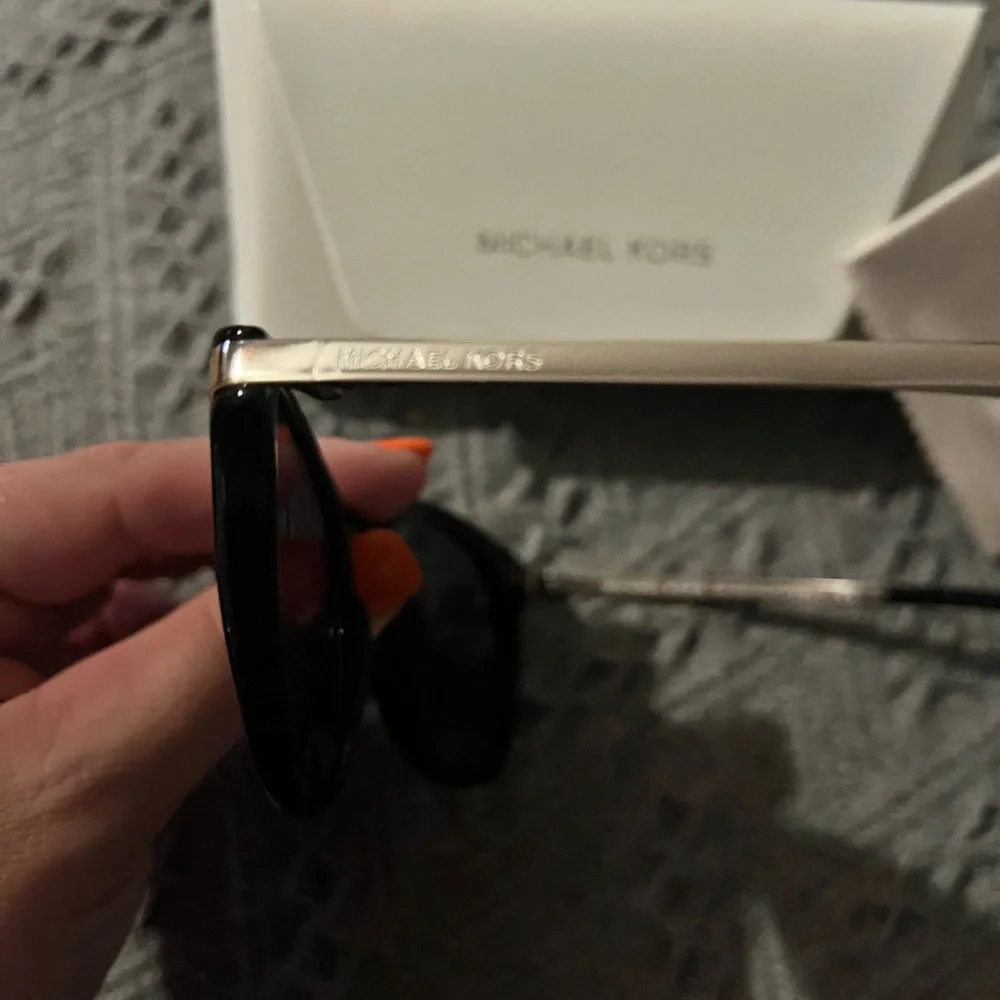 Never use sunglasses